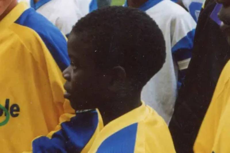 Cầu Thủ N'golo Kanté – Tấm Gương Khiêm Nhường Và Cần Mẫn 2 Xuất thân khiêm tốn và hành trình không tưởng